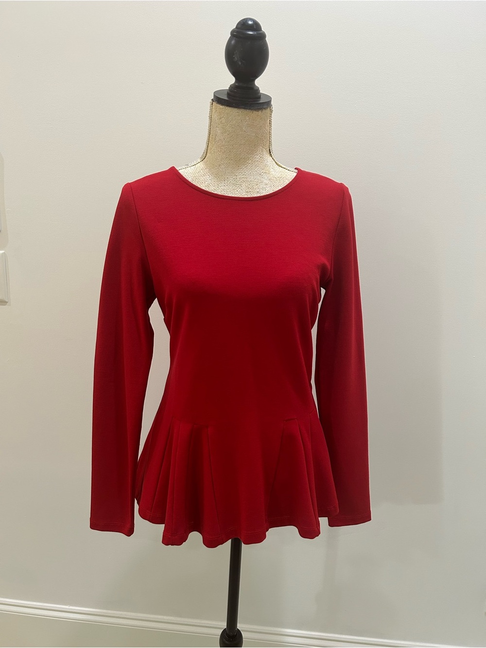 Carmen Marc Valvo Crimson Long-Sleeve Peplum Top